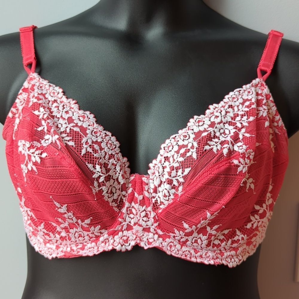 Wacoal Scarlet and Ivory Lace Bra